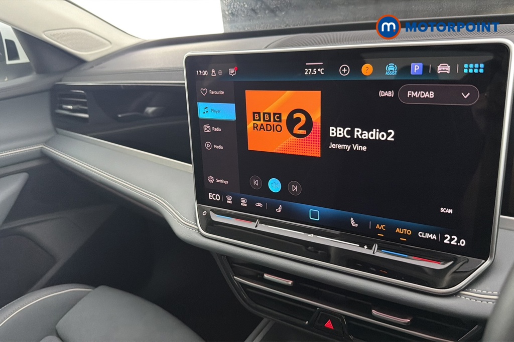 Volkswagen Passat Life Automatic Petrol Plug-In Hybrid Estate - Stock Number (1658412) - 8th supplementary image