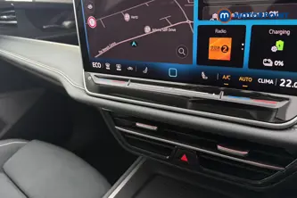Volkswagen Passat Life Automatic Petrol Plug-In Hybrid Estate - Stock Number (1658412) - 12th supplementary image