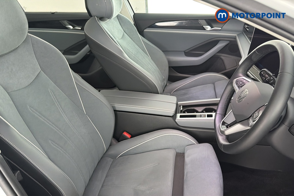 Volkswagen Passat Life Automatic Petrol Plug-In Hybrid Estate - Stock Number (1658412) - 22nd supplementary image