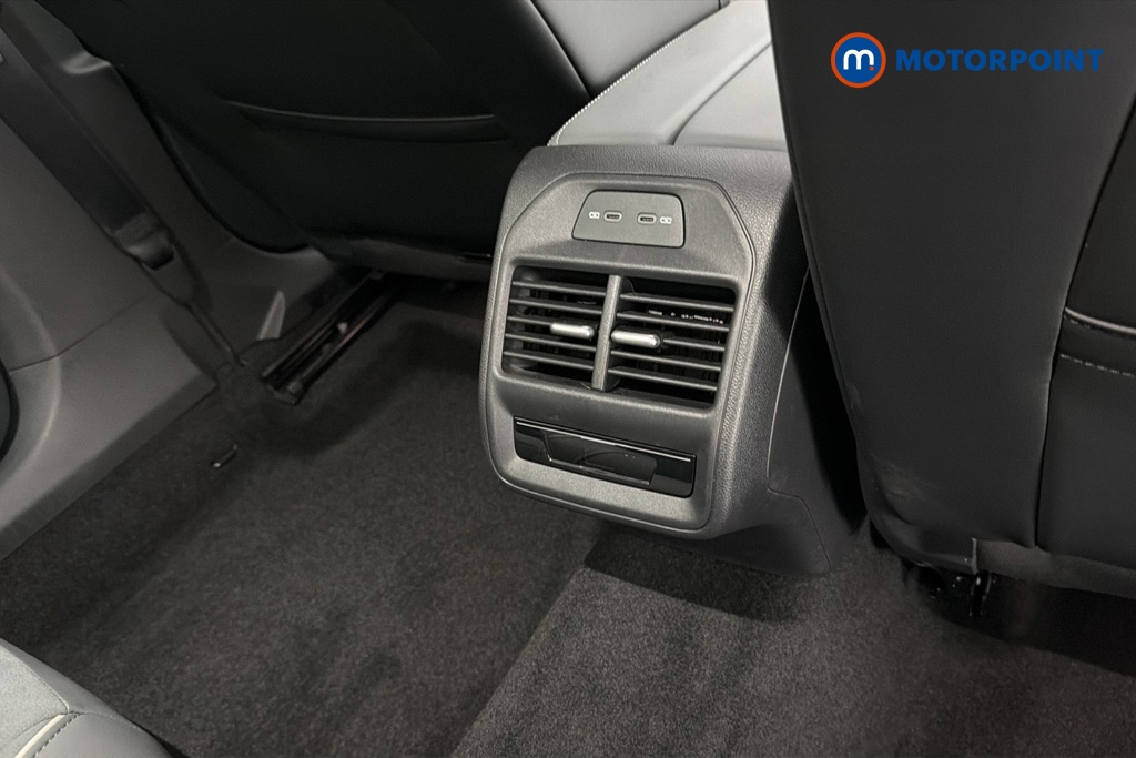 Volkswagen Passat Life Automatic Petrol Plug-In Hybrid Estate - Stock Number (1658412) - 28th supplementary image
