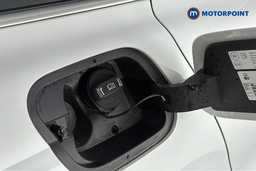 Volkswagen Passat Life Automatic Petrol Plug-In Hybrid Estate - Stock Number (1658412) - 41st supplementary image