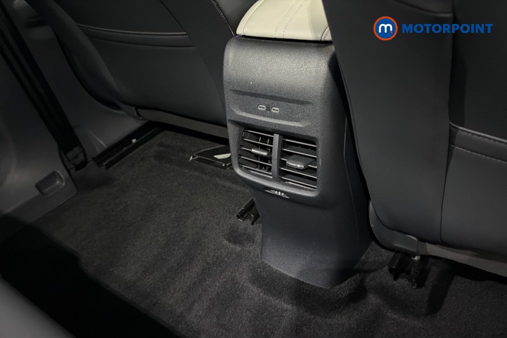 Ford Explorer Select Automatic Electric SUV - Stock Number (1658662) - 30th supplementary image