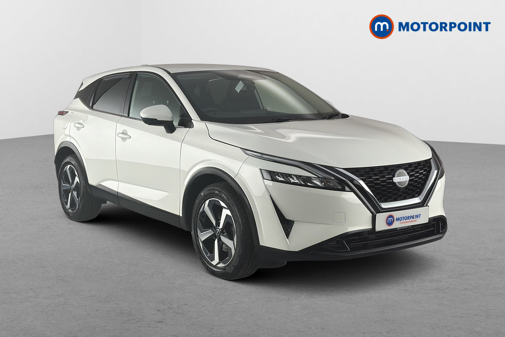 Nissan Qashqai N-Connecta Automatic Petrol SUV - Stock Number (1658672) - Drivers side front corner
