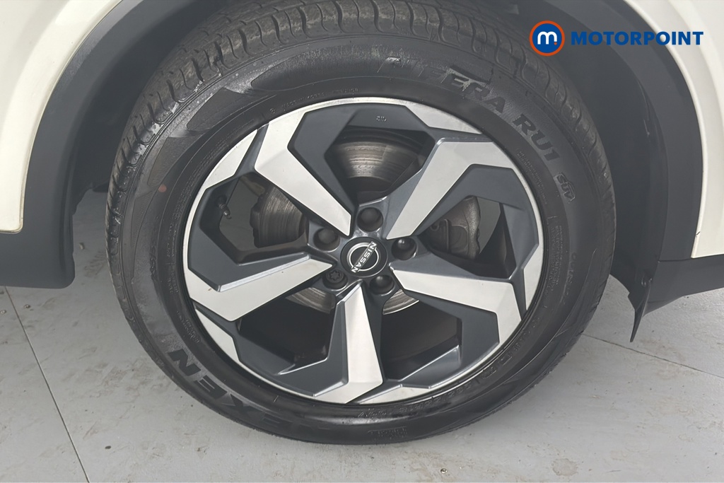 Nissan Qashqai N-Connecta Automatic Petrol SUV - Stock Number (1658672) - 47th supplementary image