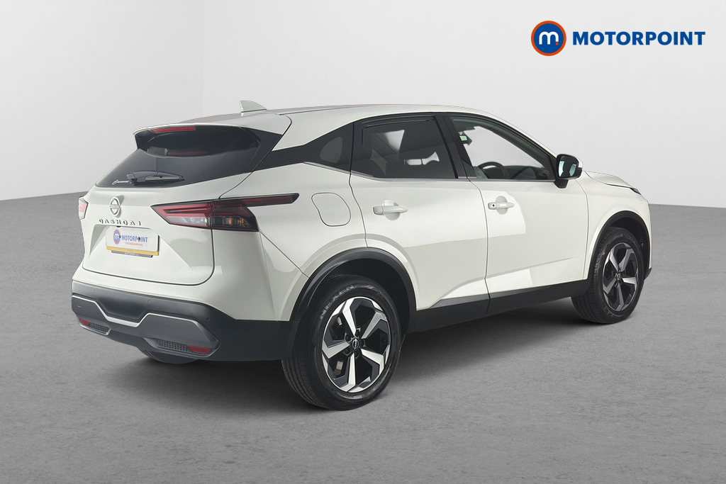 Nissan Qashqai N-Connecta Automatic Petrol SUV - Stock Number (1658672) - Passenger side rear corner