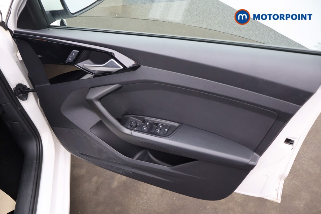 Audi A1 Technik Manual Petrol Hatchback - Stock Number (1659345) - 14th supplementary image