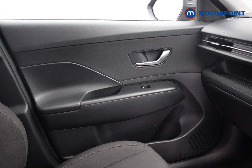 Hyundai Kona Advance Automatic Petrol-Electric Hybrid SUV - Stock Number (1659494) - 11th supplementary image