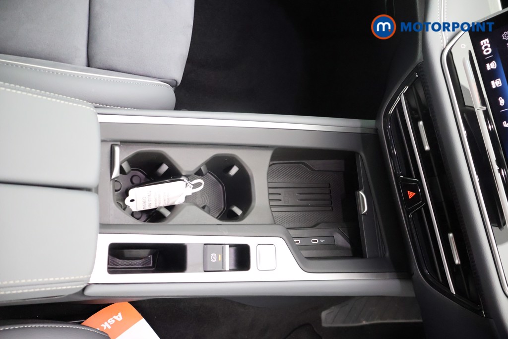 Volkswagen Passat Life Automatic Petrol Plug-In Hybrid Estate - Stock Number (1659613) - 12th supplementary image