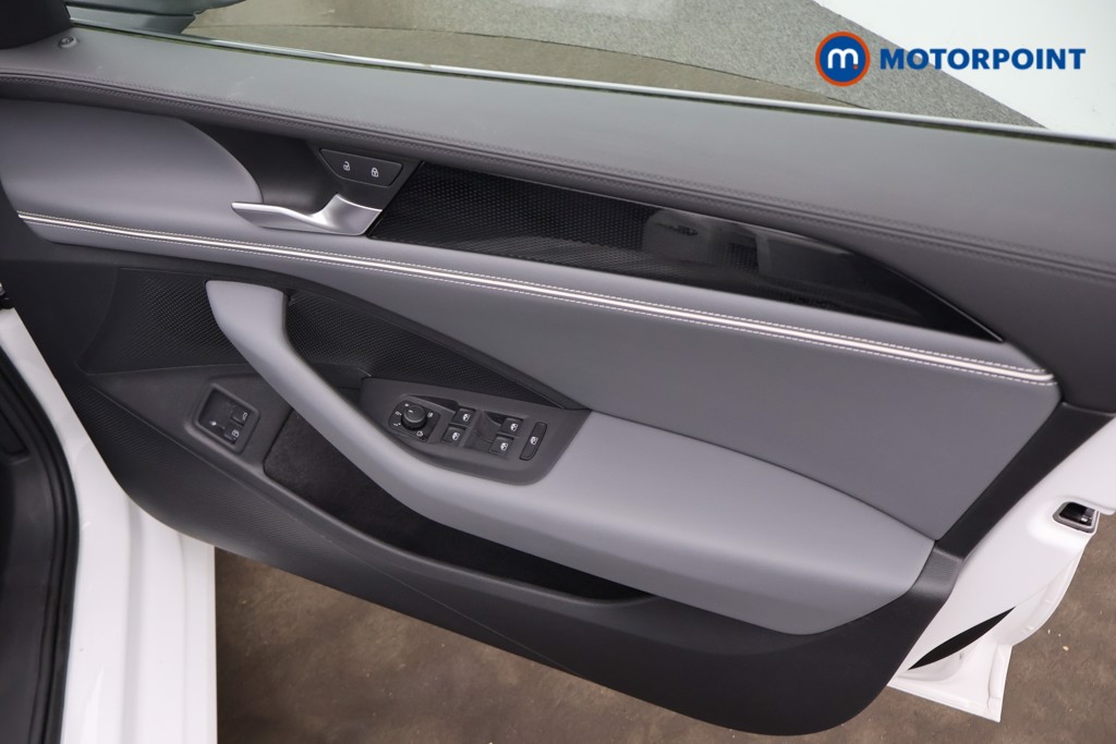 Volkswagen Passat Life Automatic Petrol Plug-In Hybrid Estate - Stock Number (1659613) - 13th supplementary image