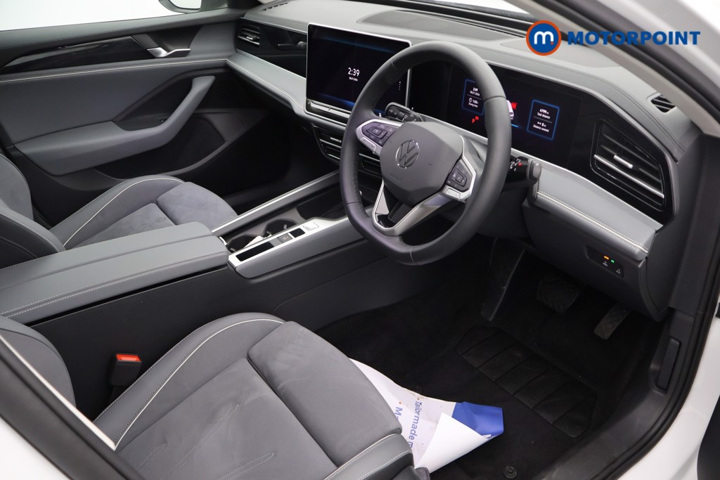 Volkswagen Passat Life Automatic Petrol Plug-In Hybrid Estate - Stock Number (1659613) - 14th supplementary image