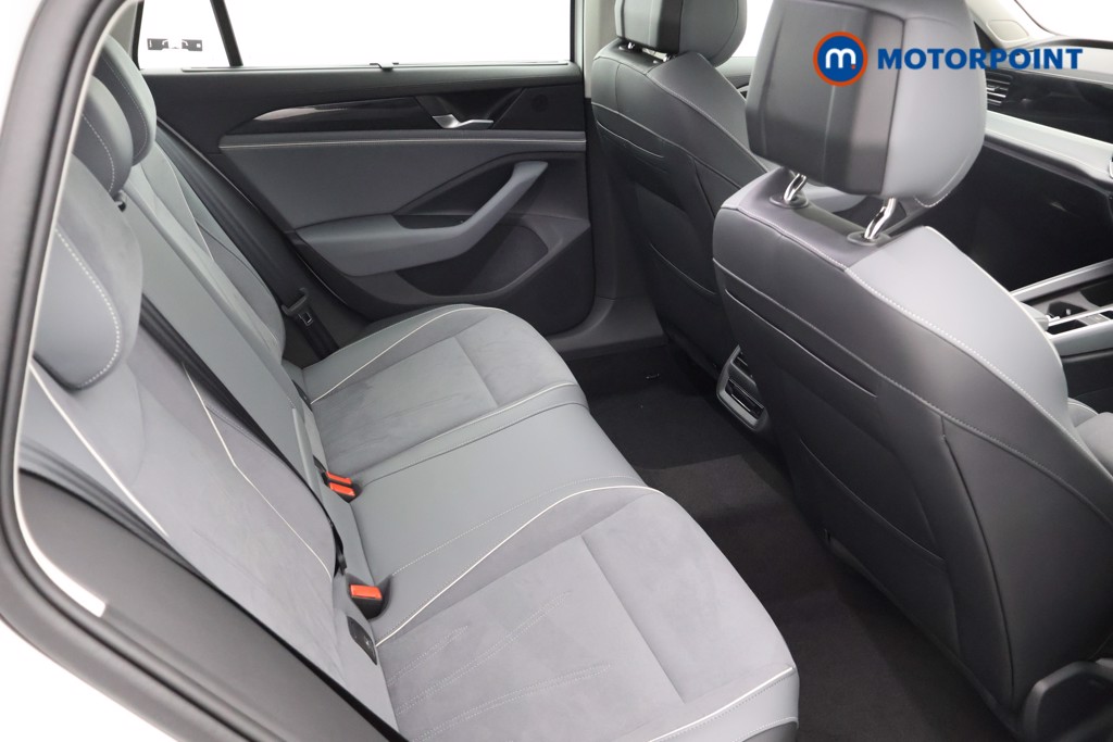 Volkswagen Passat Life Automatic Petrol Plug-In Hybrid Estate - Stock Number (1659613) - 17th supplementary image