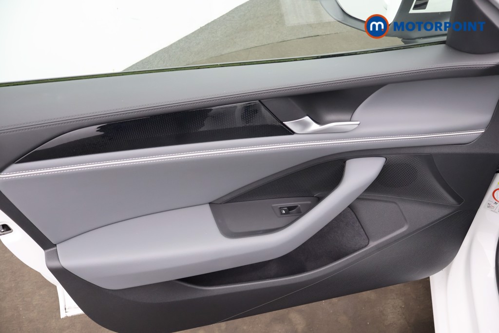 Volkswagen Passat Life Automatic Petrol Plug-In Hybrid Estate - Stock Number (1659613) - 22nd supplementary image