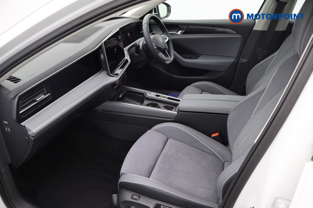Volkswagen Passat Life Automatic Petrol Plug-In Hybrid Estate - Stock Number (1659613) - 23rd supplementary image