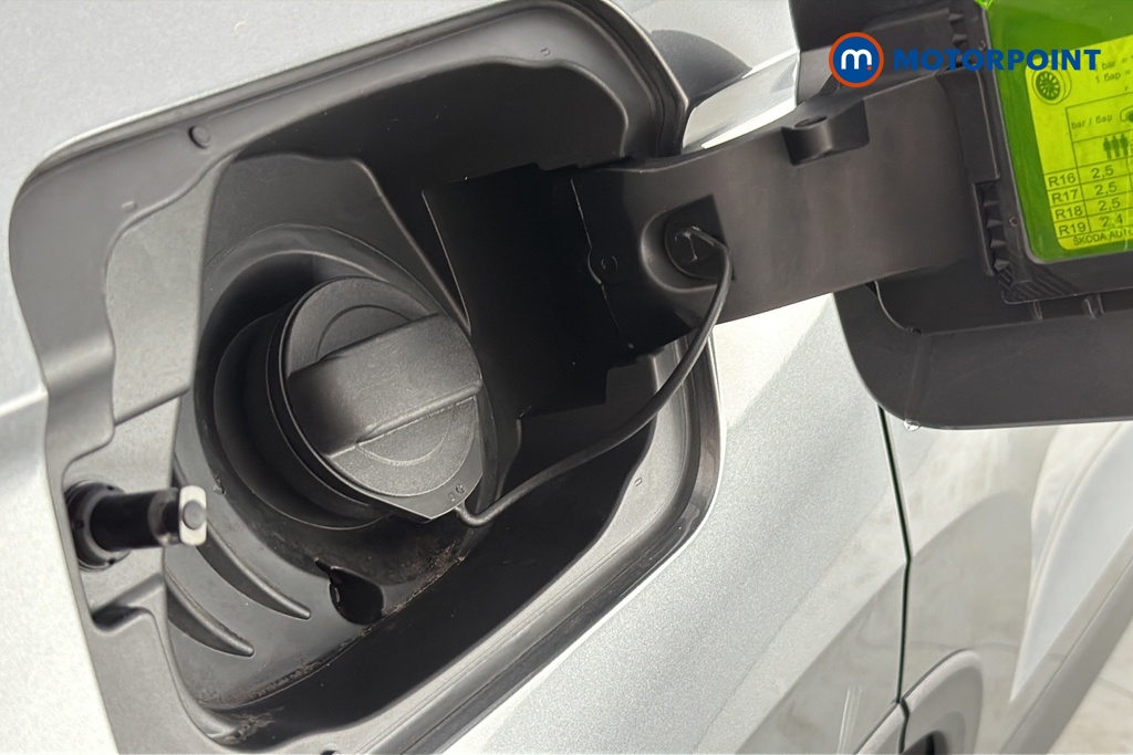 Skoda Karoq Se L Manual Petrol SUV - Stock Number (1659894) - 41st supplementary image