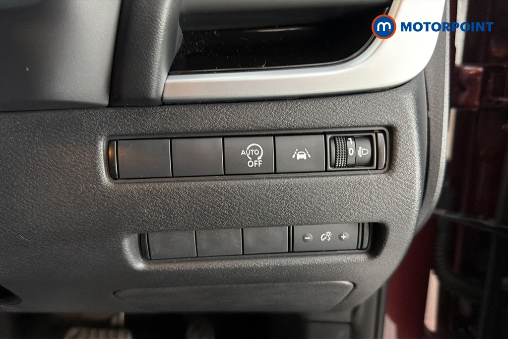 Nissan Qashqai N-Connecta Automatic Petrol SUV - Stock Number (1659957) - 11th supplementary image