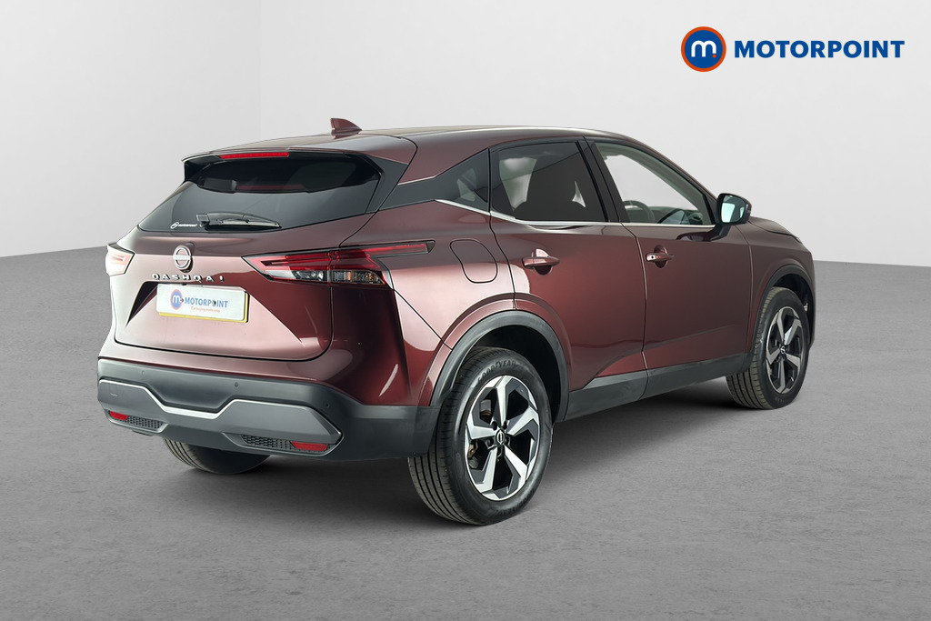Nissan Qashqai N-Connecta Automatic Petrol SUV - Stock Number (1659957) - Passenger side rear corner