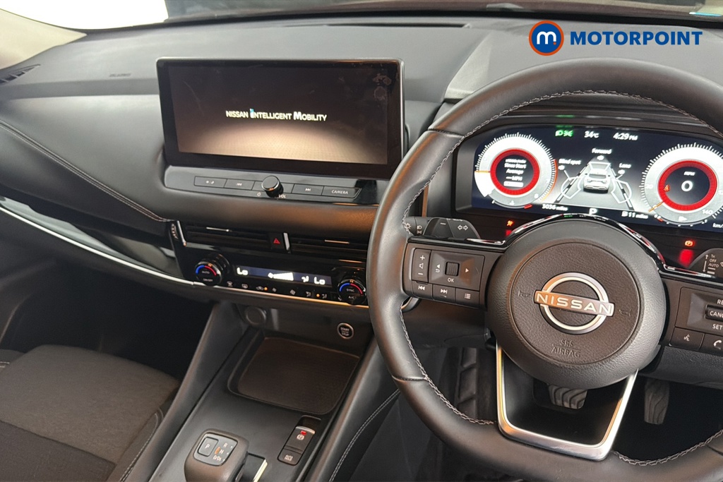Nissan Qashqai N-Connecta Automatic Petrol SUV - Stock Number (1659957) - 1st supplementary image