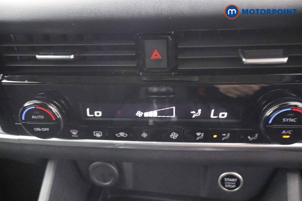Nissan Qashqai Acenta Premium Manual Petrol SUV - Stock Number (1660010) - 17th supplementary image