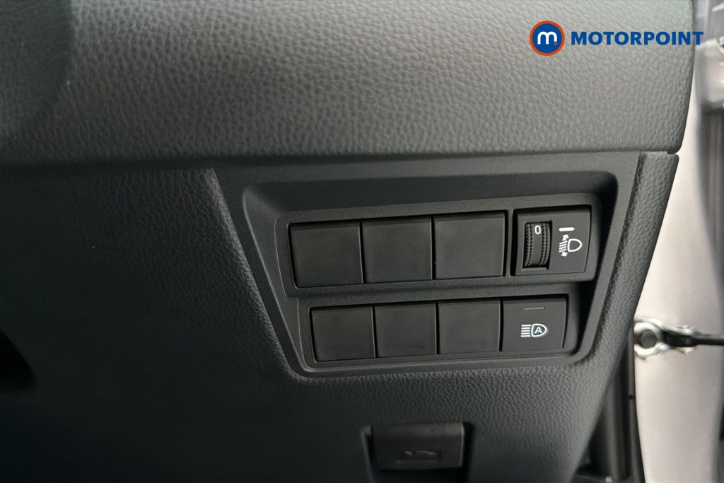 Toyota Yaris Design Automatic Petrol-Electric Hybrid Hatchback - Stock Number (1660011) - 11th supplementary image