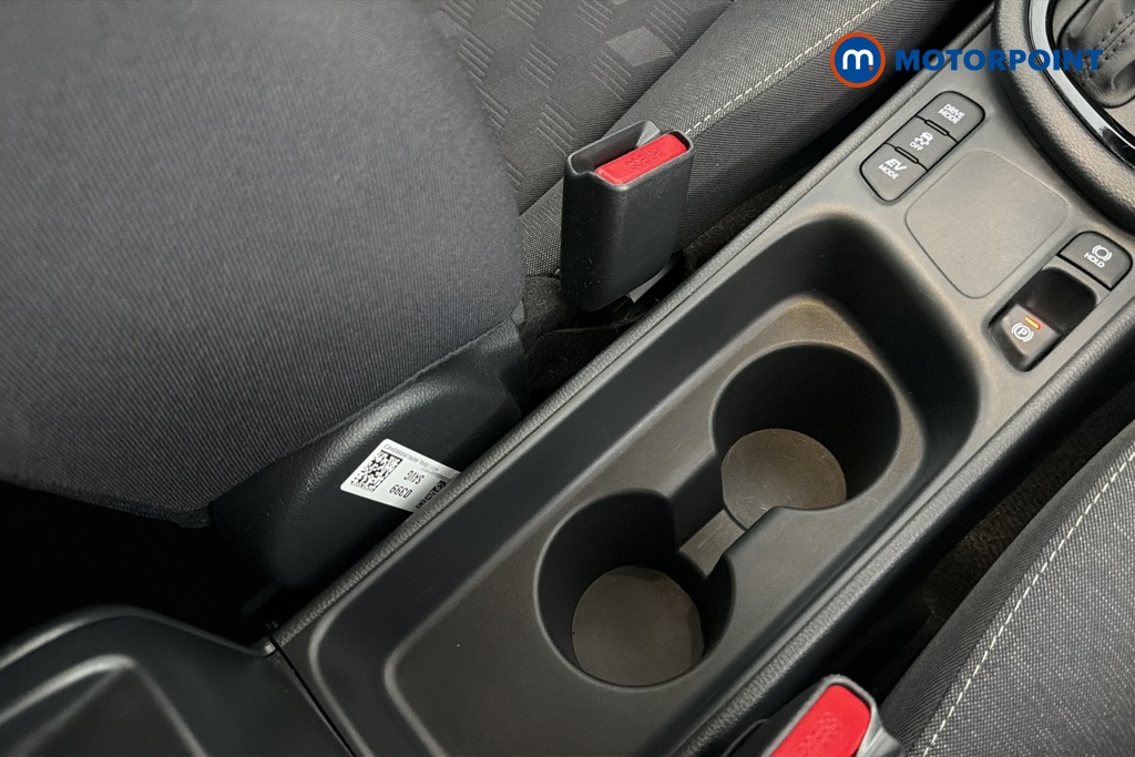 Toyota Yaris Design Automatic Petrol-Electric Hybrid Hatchback - Stock Number (1660011) - 16th supplementary image