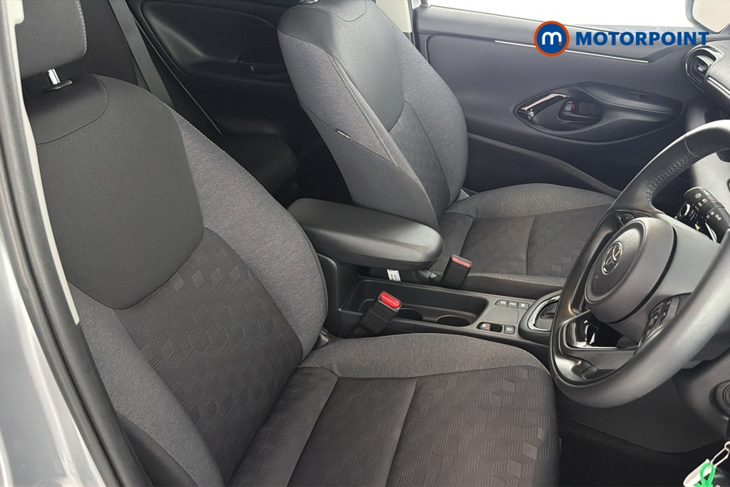 Toyota Yaris Design Automatic Petrol-Electric Hybrid Hatchback - Stock Number (1660011) - 22nd supplementary image