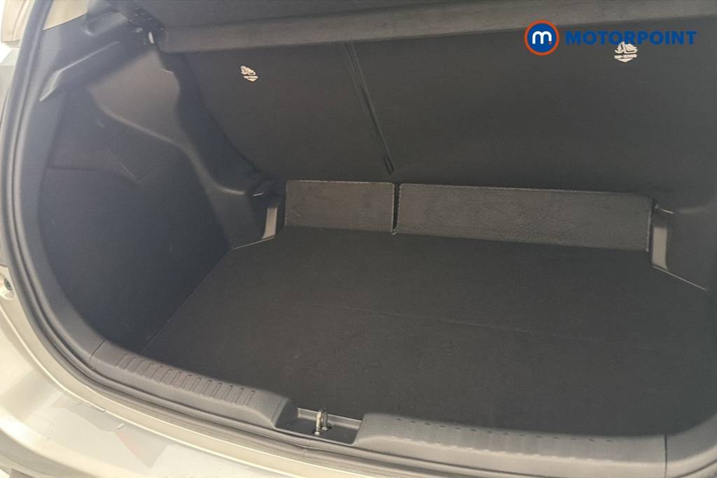 Toyota Yaris Design Automatic Petrol-Electric Hybrid Hatchback - Stock Number (1660011) - 30th supplementary image