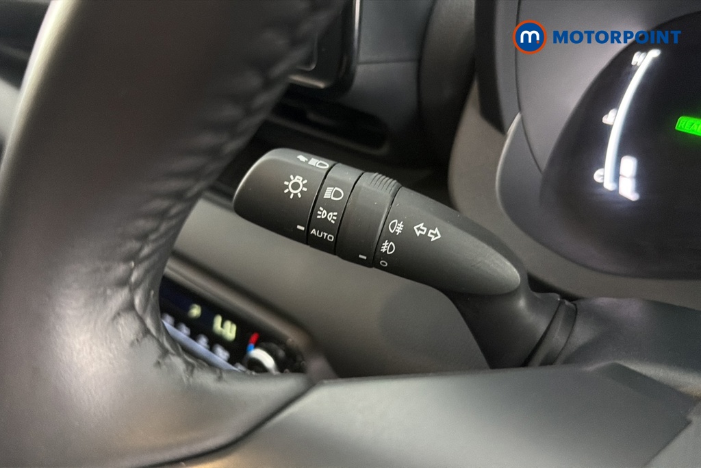 Toyota Yaris Design Automatic Petrol-Electric Hybrid Hatchback - Stock Number (1660012) - 5th supplementary image