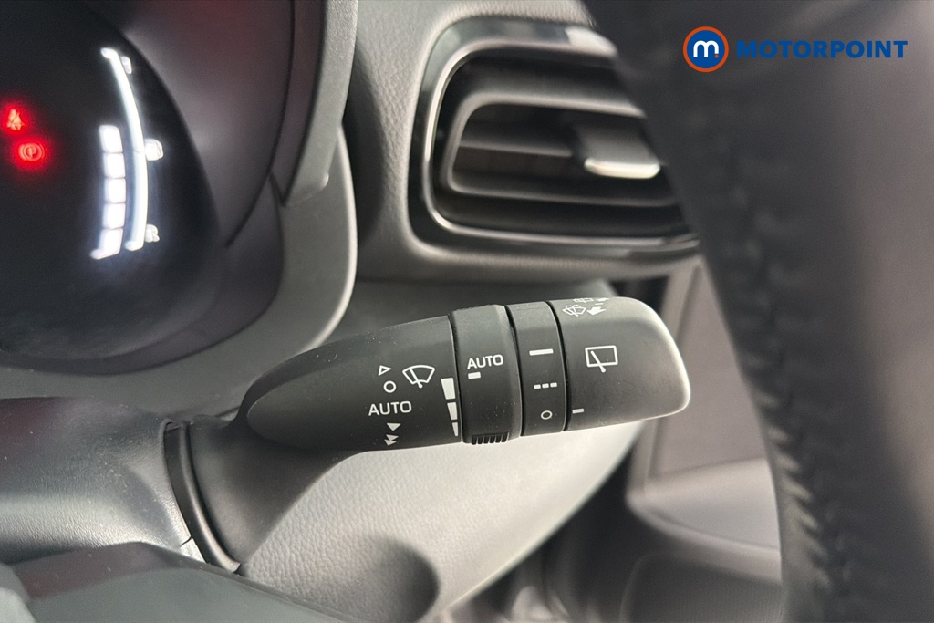 Toyota Yaris Design Automatic Petrol-Electric Hybrid Hatchback - Stock Number (1660012) - 6th supplementary image