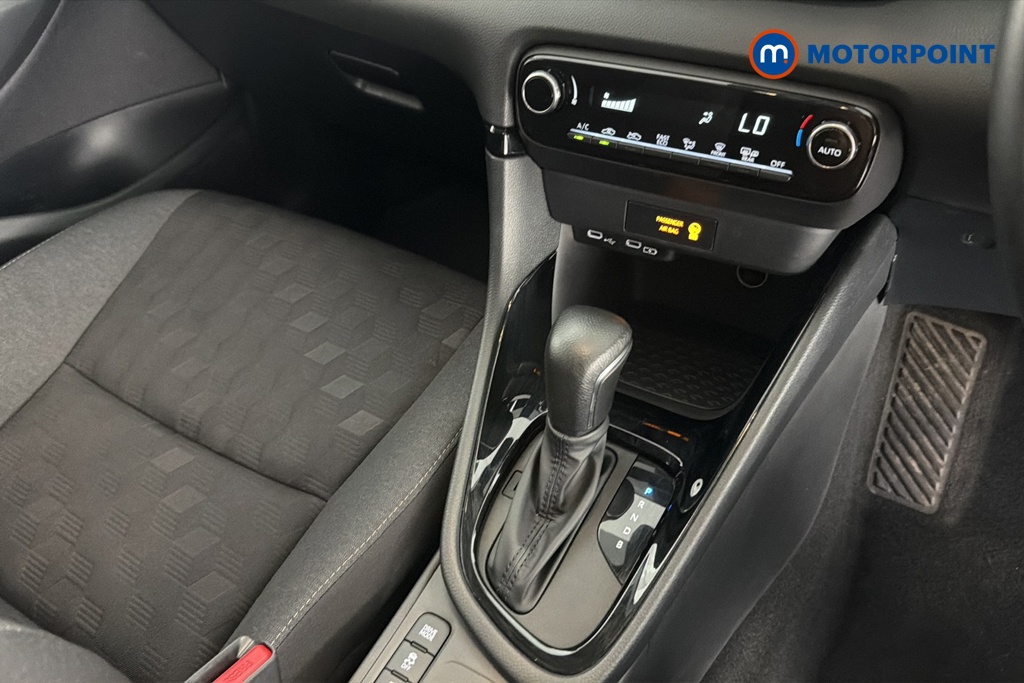 Toyota Yaris Design Automatic Petrol-Electric Hybrid Hatchback - Stock Number (1660012) - 15th supplementary image