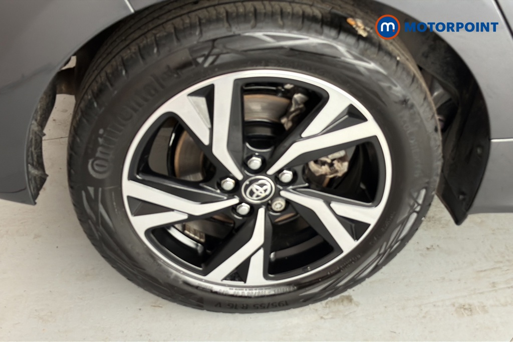 Toyota Yaris Design Automatic Petrol-Electric Hybrid Hatchback - Stock Number (1660012) - 46th supplementary image