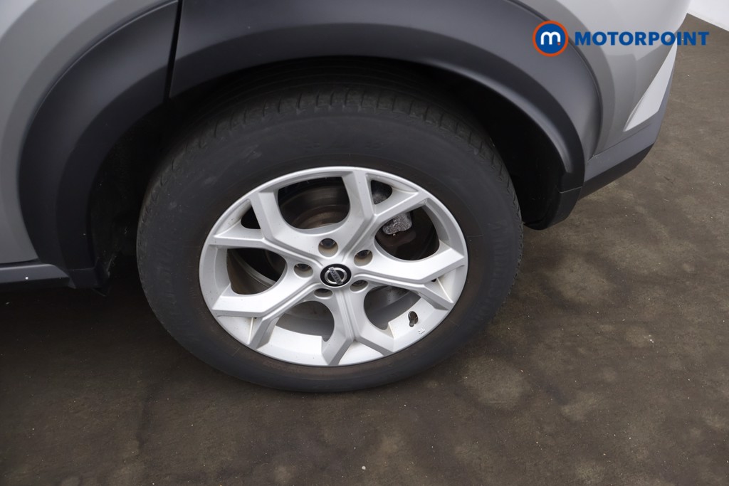 Nissan Juke N-Connecta Manual Petrol SUV - Stock Number (1635256) - 2nd supplementary image