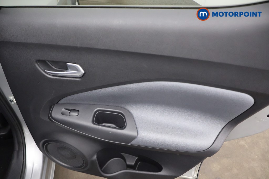 Nissan Juke N-Connecta Manual Petrol SUV - Stock Number (1635256) - 17th supplementary image