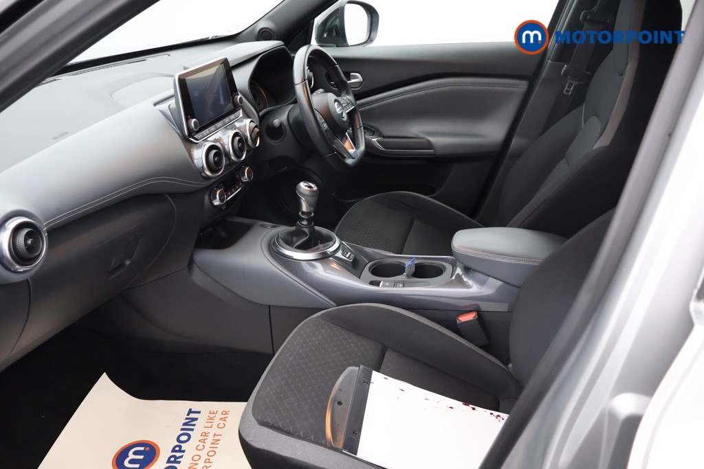 Nissan Juke N-Connecta Manual Petrol SUV - Stock Number (1635256) - 23rd supplementary image