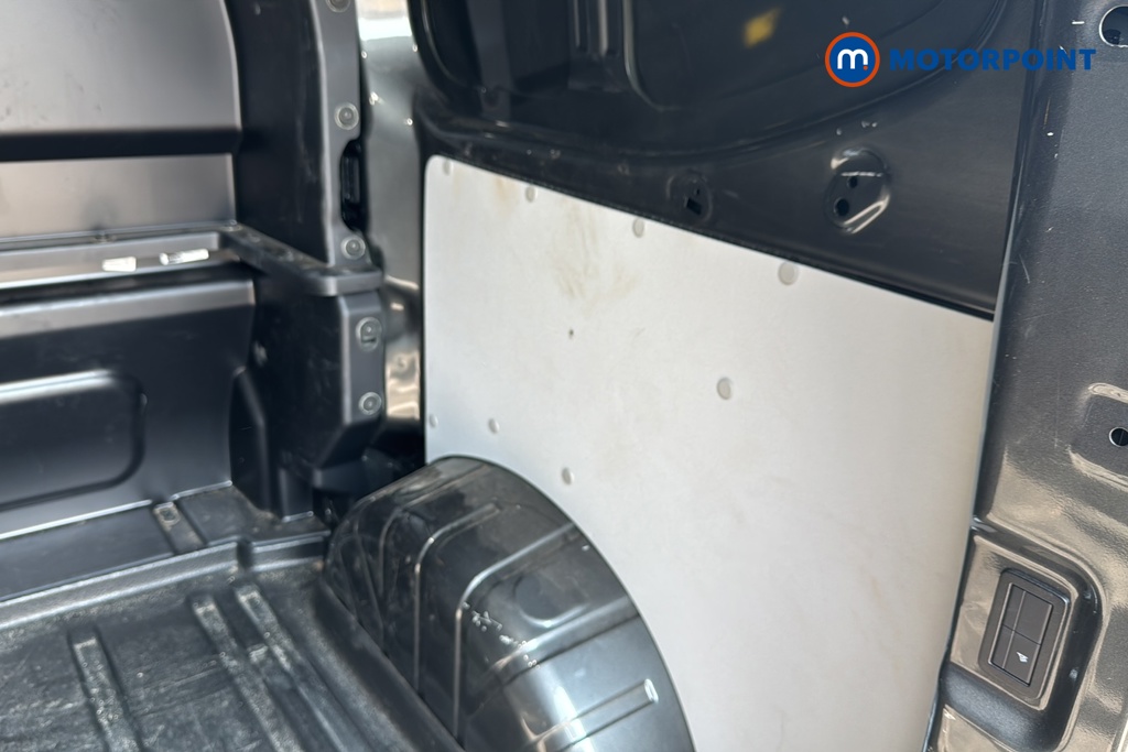 Ford Transit Custom Limited Automatic Diesel Crew Bus - Stock Number (1651373) - 32nd supplementary image