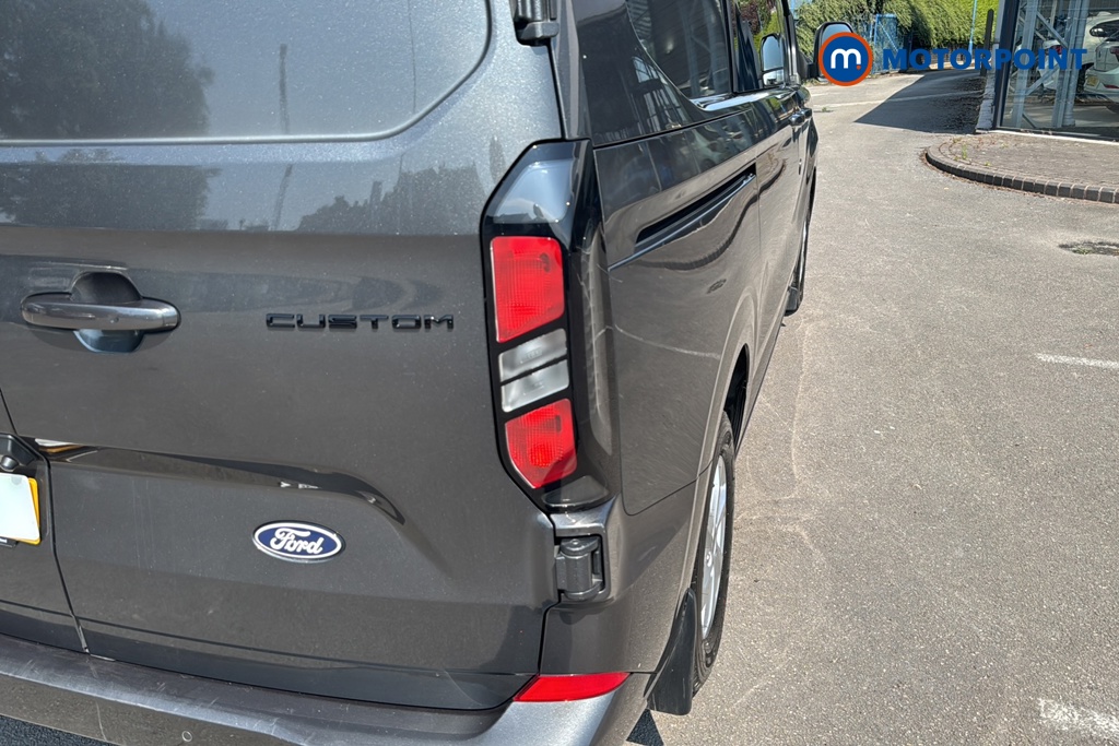 Ford Transit Custom Limited Automatic Diesel Crew Bus - Stock Number (1651373) - 36th supplementary image