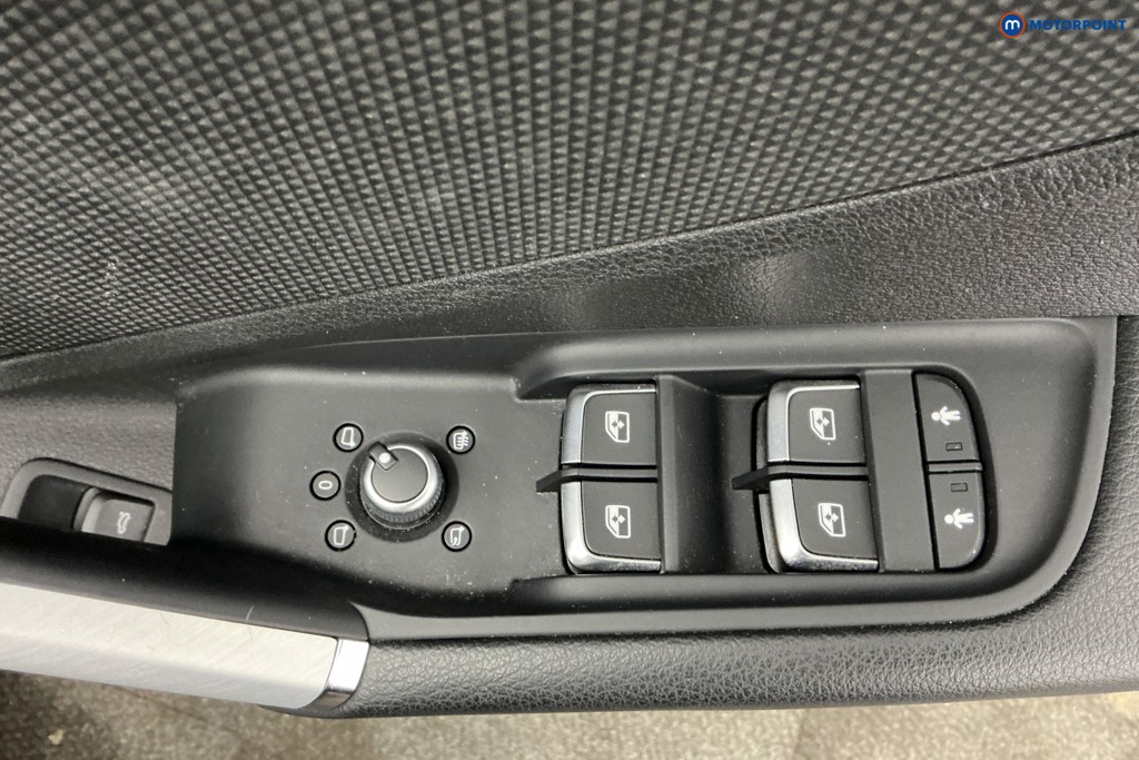 Audi Q2 S Line Manual Petrol SUV - Stock Number (1652071) - 16th supplementary image