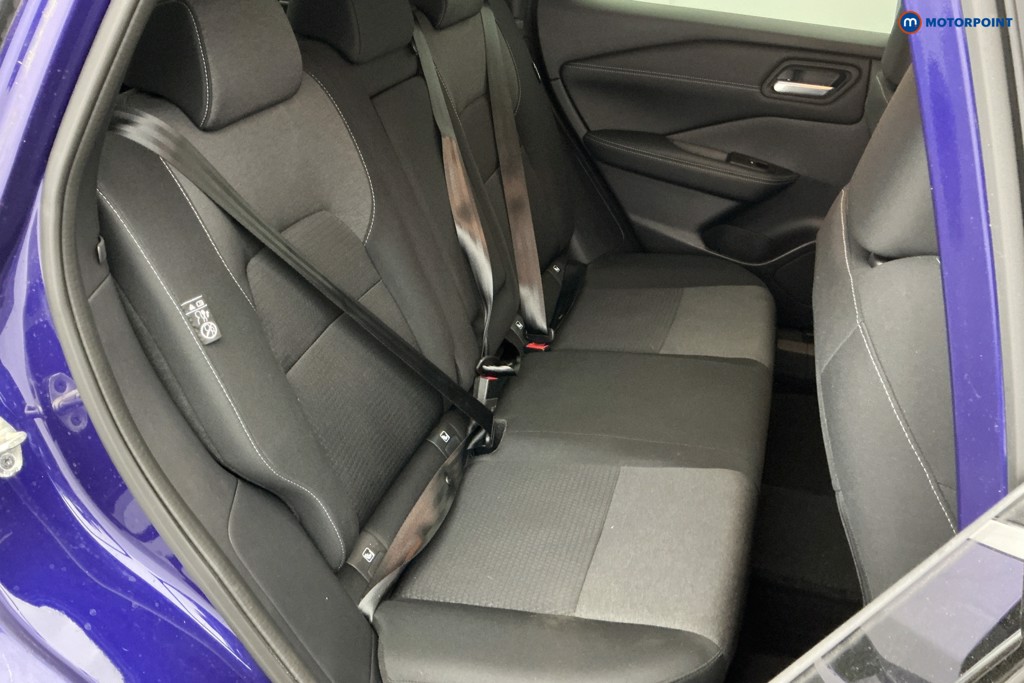 Nissan Qashqai N-Connecta Manual Petrol SUV - Stock Number (1652079) - 4th supplementary image