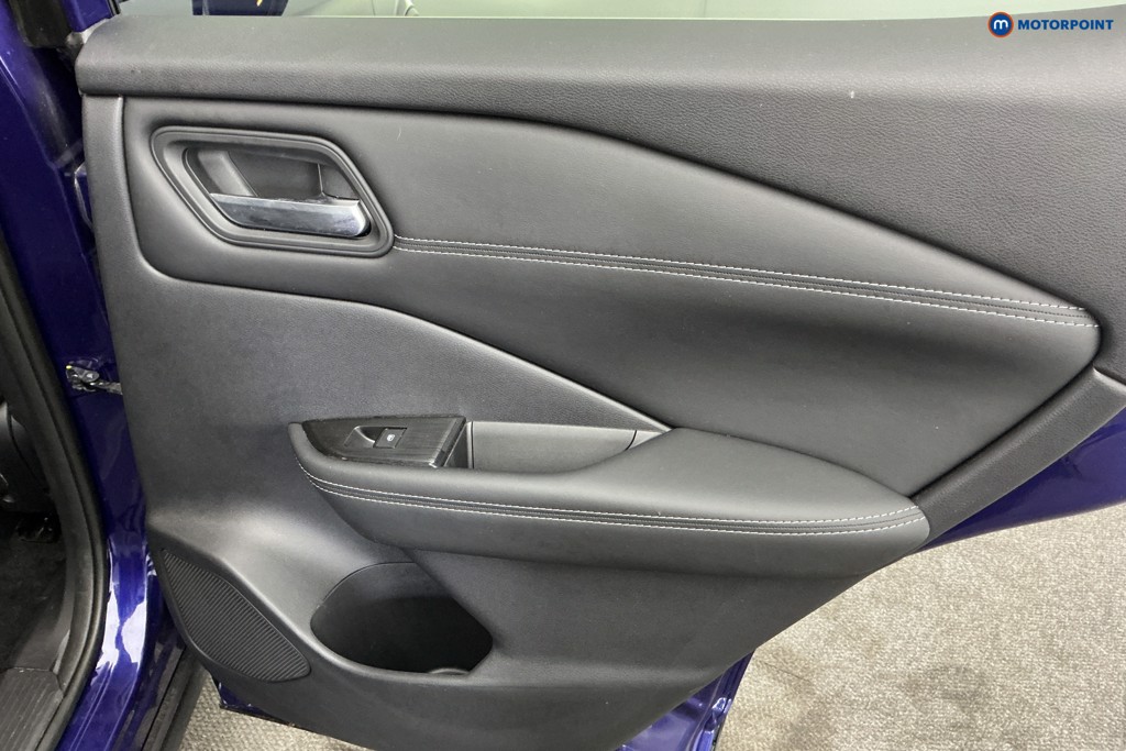 Nissan Qashqai N-Connecta Manual Petrol SUV - Stock Number (1652079) - 19th supplementary image