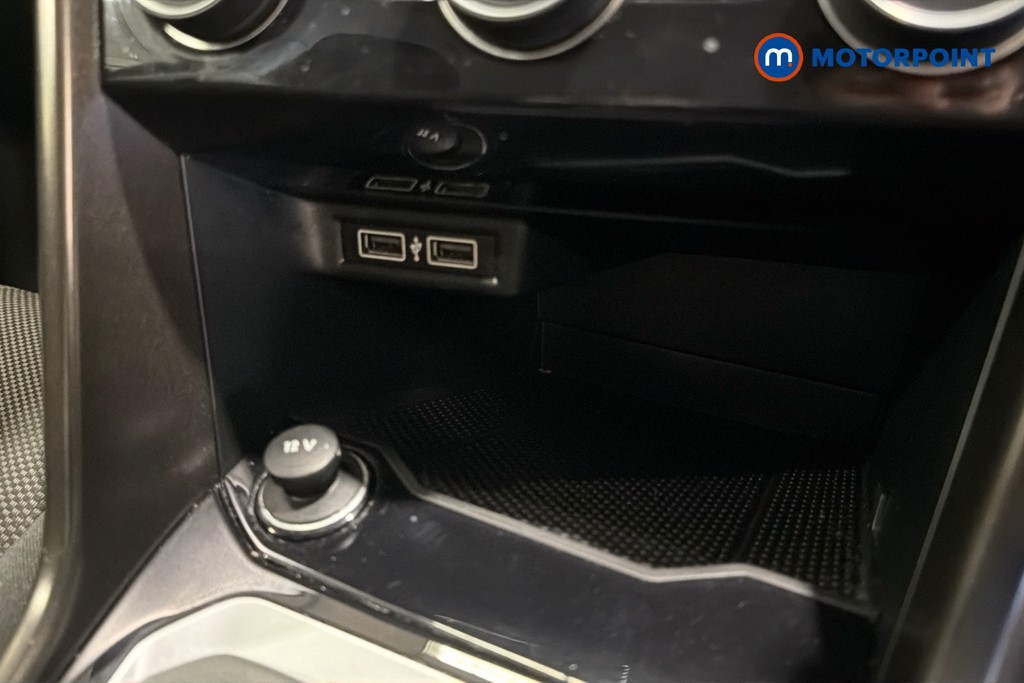 Volkswagen T-Roc SE Manual Diesel SUV - Stock Number (1654540) - 17th supplementary image