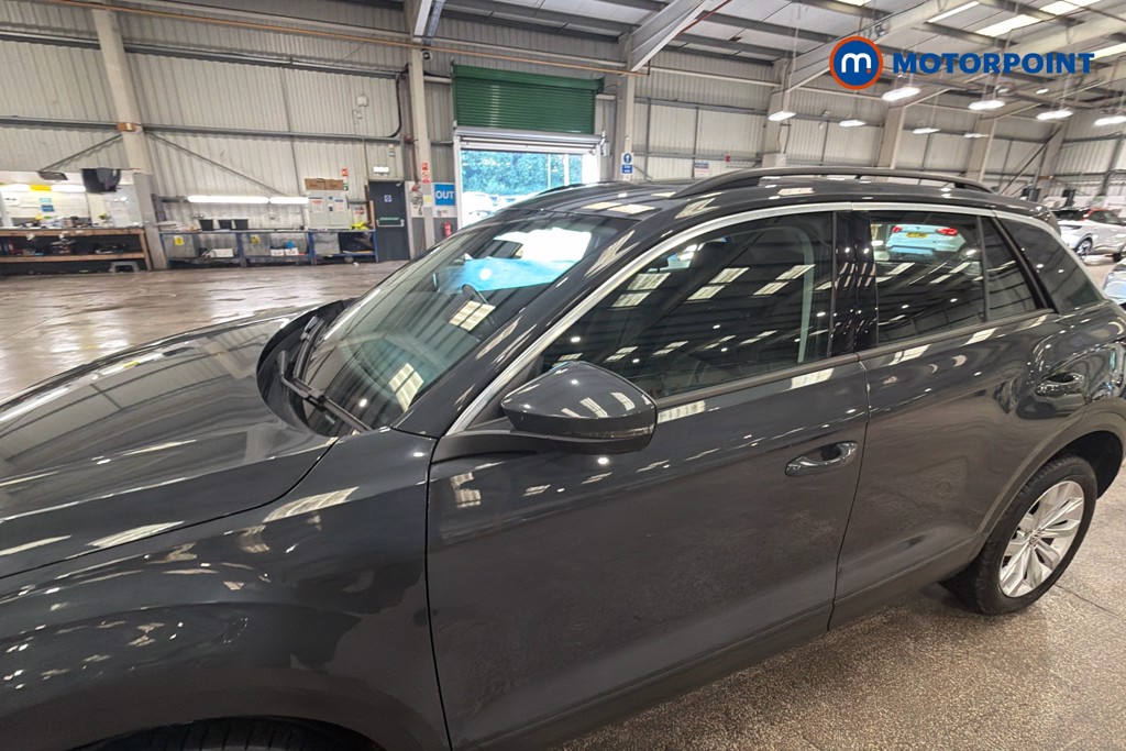 Volkswagen T-Roc SE Manual Diesel SUV - Stock Number (1654540) - 43rd supplementary image