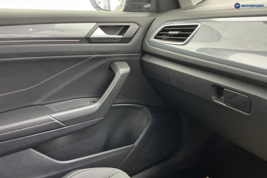 Volkswagen T-Roc Style Manual Petrol SUV - Stock Number (1655579) - 11th supplementary image