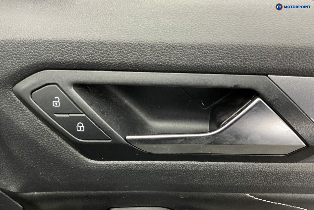 Volkswagen T-Roc Style Manual Petrol SUV - Stock Number (1655579) - 17th supplementary image