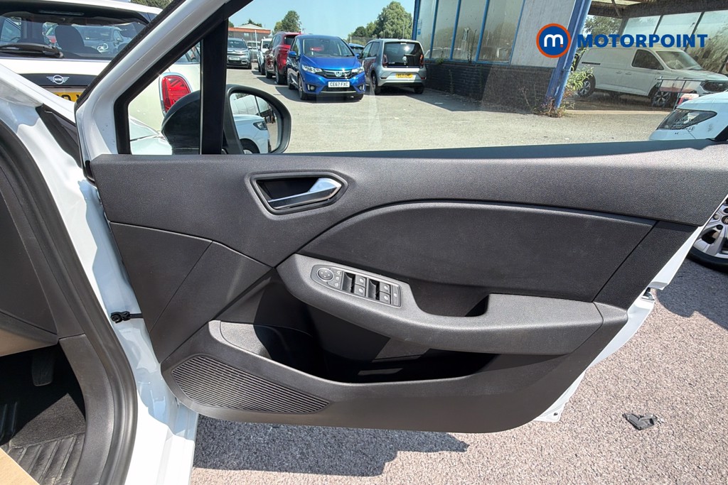 Renault Clio Evolution Manual Petrol Hatchback - Stock Number (1655946) - 19th supplementary image