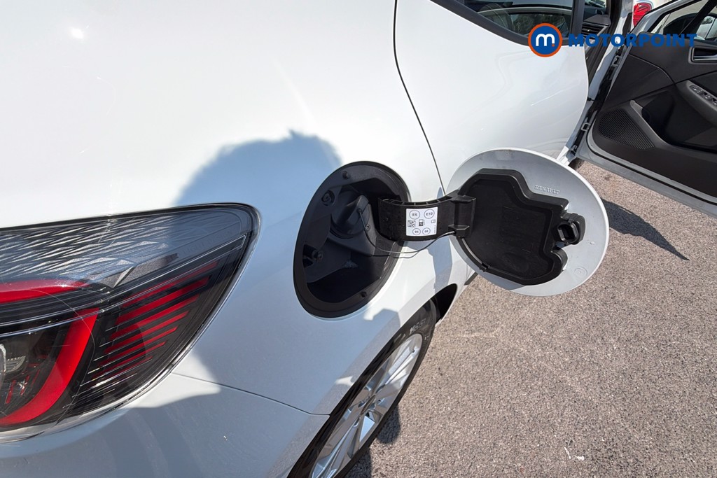 Renault Clio Evolution Manual Petrol Hatchback - Stock Number (1655946) - 41st supplementary image