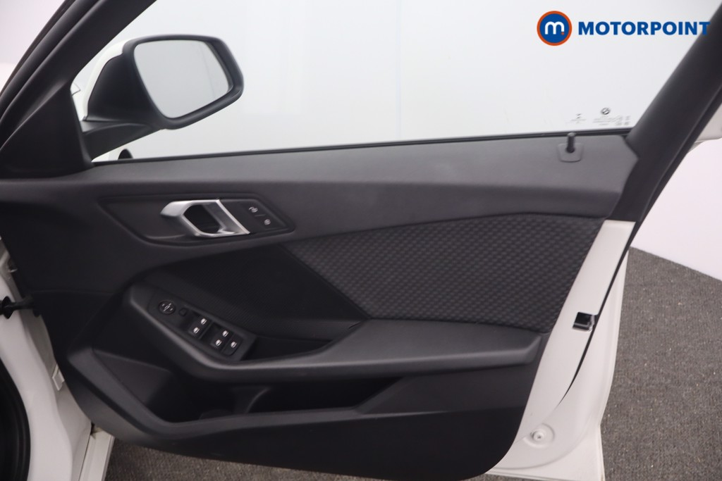 BMW 1 Series SE Manual Diesel Hatchback - Stock Number (1656078) - 9th supplementary image