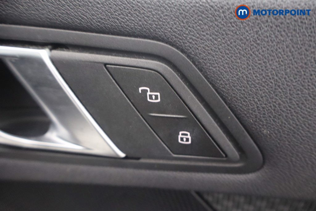 BMW 1 Series SE Manual Diesel Hatchback - Stock Number (1656078) - 11th supplementary image