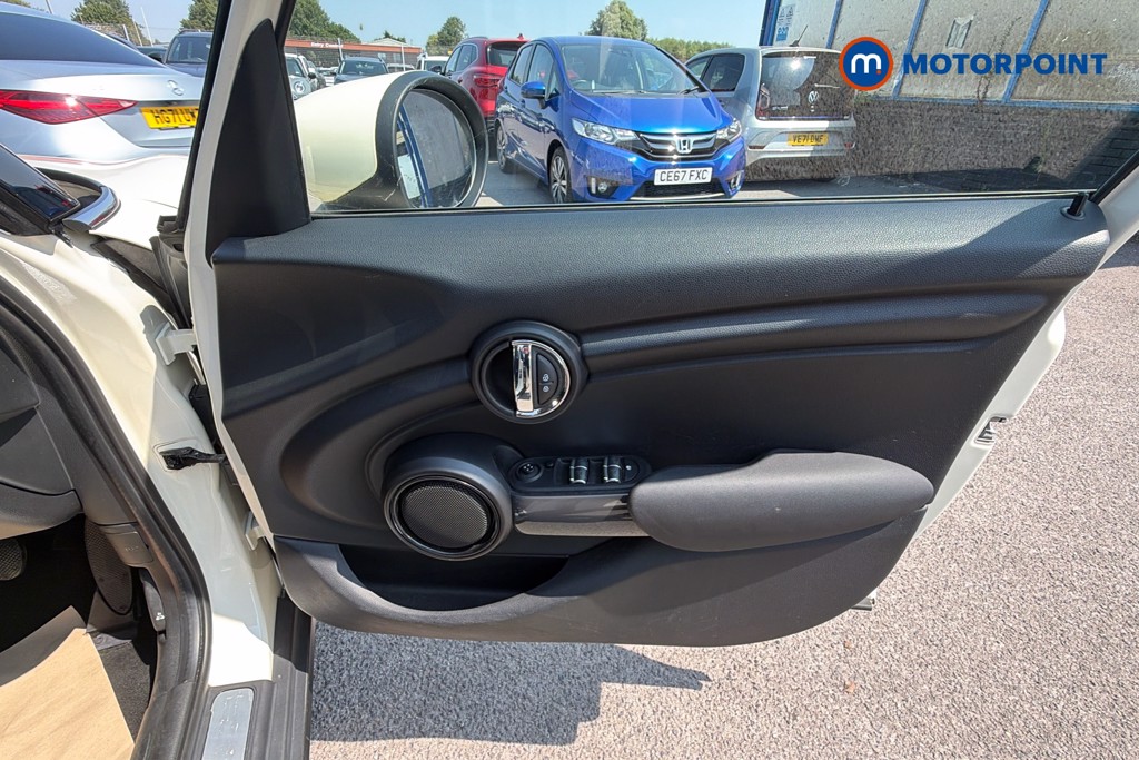 Mini Hatchback Cooper Classic Manual Petrol Hatchback - Stock Number (1656899) - 19th supplementary image