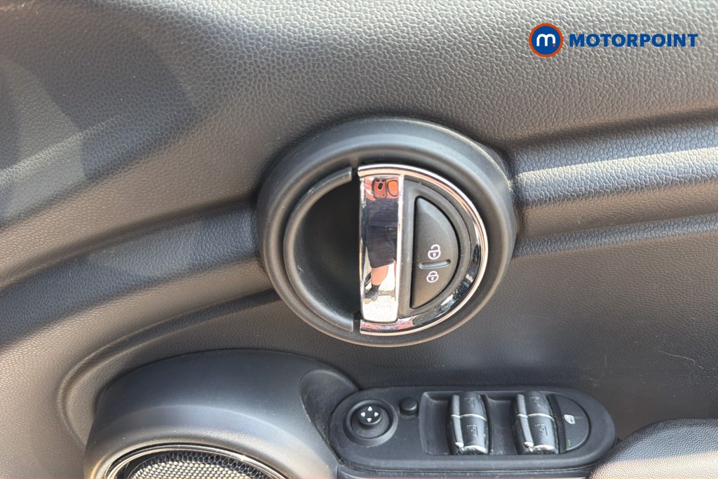 Mini Hatchback Cooper Classic Manual Petrol Hatchback - Stock Number (1656899) - 42nd supplementary image
