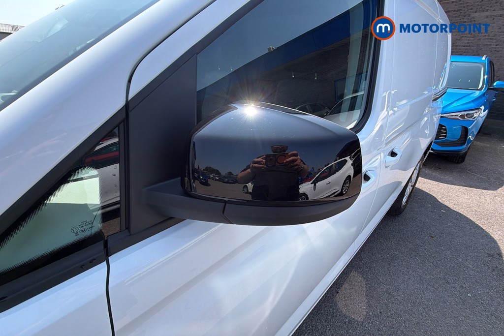 Ford Transit Connect Limited Automatic Petrol Plug-In Hybrid Panel Van - Stock Number (1657942) - 43rd supplementary image