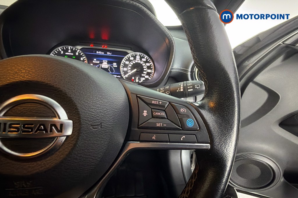 Nissan Juke Tekna Manual Petrol SUV - Stock Number (1658105) - 4th supplementary image